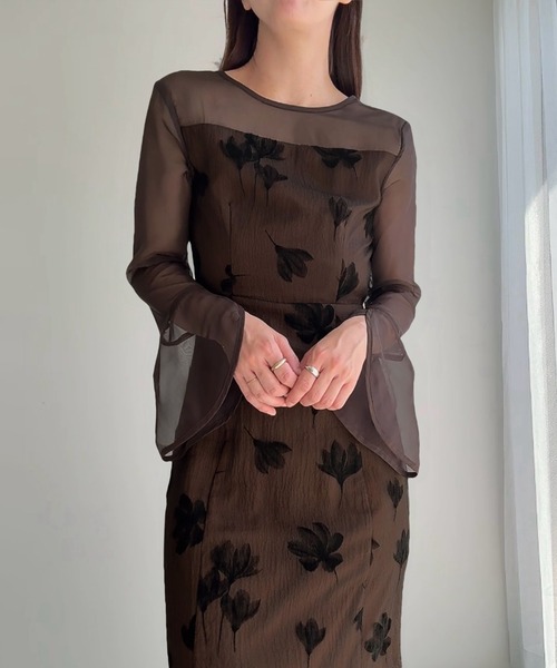 junoah(ジュノア)の「シアーフラワーマーメイドワンピース(ワンピース・レディース・ブラウン/チャコール/ブラック・SMALL/LARGE/MEDIUM)」の14枚目の写真