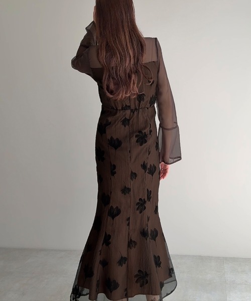 junoah(ジュノア)の「シアーフラワーマーメイドワンピース(ワンピース・レディース・ブラウン/チャコール/ブラック・SMALL/LARGE/MEDIUM)」の15枚目の写真