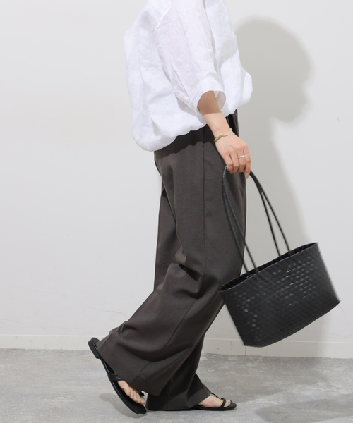 JOURNAL STANDARD relume（ジャーナルスタンダード　レリューム）の「《WEB限定追加2》マットウースフレアタックパンツ（スラックス・レディース・ブラック/チャコールグレー/グレー/ネイビー・38/36）」の17枚目の写真