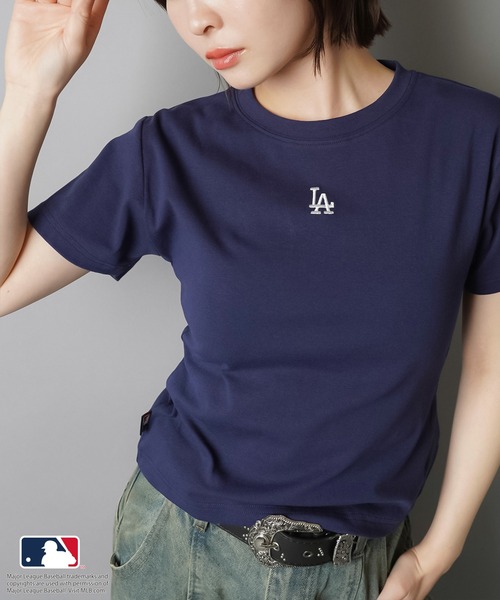 MLB(メジャーリーグベースボール)の「【MLB/メジャーリーグベースボール】半袖ピタカットソー/ワンポイント(Tシャツ/カットソー・レディース・ブラック/ネイビー/オフホワイト・ONESIZE)」の1枚目の写真