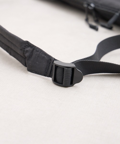 MEI（メイ）の「ST: MEI メイ　BOTTOM LINE SHOULDER ボディバッグ ウエストポーチ ボトムラインショルダー（ボディバッグ/ウエストポーチ・レディース・ブラック/ベージュ/ライトグレー・FREE）」の14枚目の写真