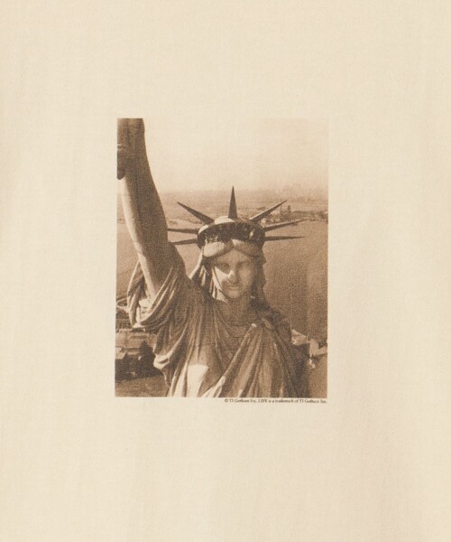 6（ロク）の「＜6(ROKU)＞NEW YORK PHOTO BEIGE ロングスリーブTシャツ（Tシャツ/カットソー・レディース・ベージュ・L/S）」の5枚目の写真