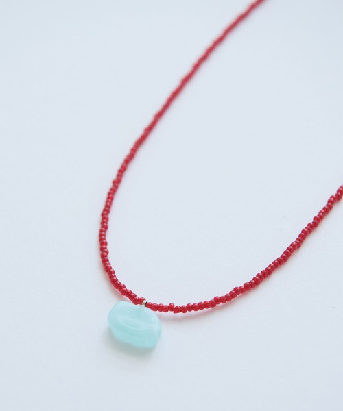 bulle de savon(ビュルデサボン)の「△mokumoku necklace(ネックレス・レディース・クリア/レッド・FREE)」の4枚目の写真