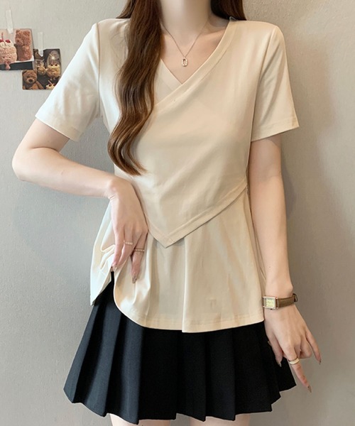 2ly2(トゥーリートゥー)の「レイヤード風アシンメトリーTシャツ(Tシャツ/カットソー・レディース・イエロー/ブラック/ベージュ/ダークグレー・FREE)」の2枚目の写真