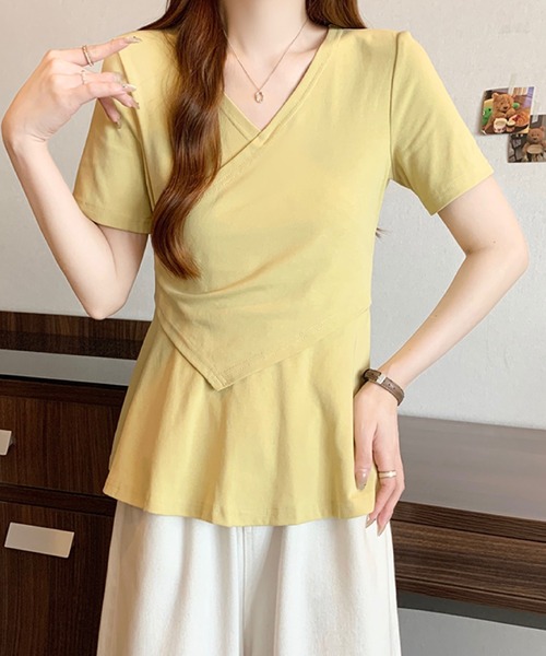 2ly2(トゥーリートゥー)の「レイヤード風アシンメトリーTシャツ(Tシャツ/カットソー・レディース・イエロー/ブラック/ベージュ/ダークグレー・FREE)」の4枚目の写真