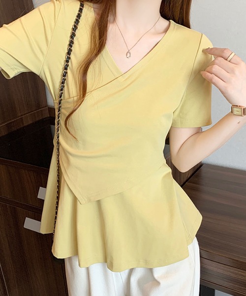 2ly2(トゥーリートゥー)の「レイヤード風アシンメトリーTシャツ(Tシャツ/カットソー・レディース・イエロー/ブラック/ベージュ/ダークグレー・FREE)」の7枚目の写真