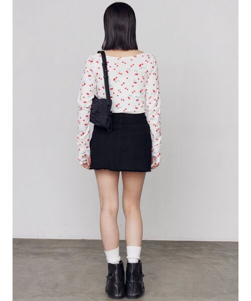 EMODA（エモダ）の「アイレットレイヤードキャミソールクロップドロンT（Tシャツ/カットソー・レディース・ホワイト/グレー/ブラック・FREE）」の20枚目の写真