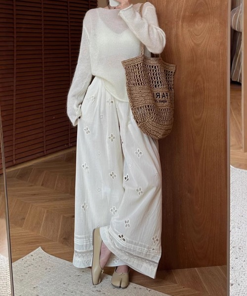 by LEGNA(バイレグナ)の「レース切替パンチングロングパンツ(その他パンツ・レディース・ホワイト・S-Long/M-Long/L-Long/S-Regular/M-Regular/L-Regular)」の2枚目の写真