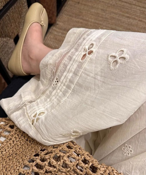 by LEGNA(バイレグナ)の「レース切替パンチングロングパンツ(その他パンツ・レディース・ホワイト・S-Long/M-Long/L-Long/S-Regular/M-Regular/L-Regular)」の11枚目の写真