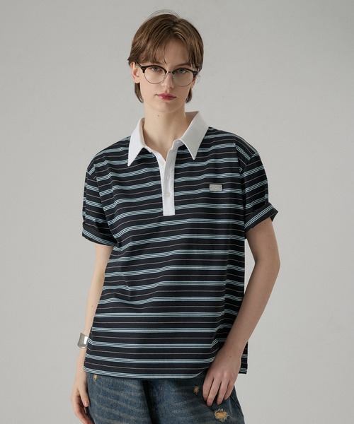 ONCILY(オンシェリー)の「MULTI BORDER POLO TEE WITH HEART BUTTON / マルチボーダーポロTシャツ(ハートボタン)(ポロシャツ・メンズ・ボルドー/ブラック/チャコールグレー・SMALL/MEDIUM/LARGE)」の2枚目の写真