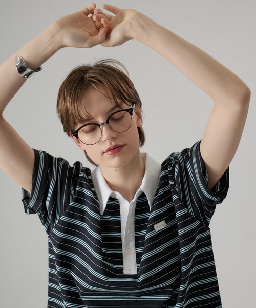 ONCILY(オンシェリー)の「MULTI BORDER POLO TEE WITH HEART BUTTON / マルチボーダーポロTシャツ(ハートボタン)(ポロシャツ・メンズ・ボルドー/ブラック/チャコールグレー・SMALL/MEDIUM/LARGE)」の4枚目の写真
