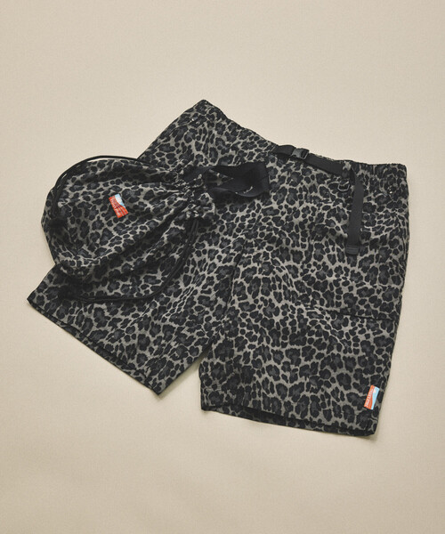 FREAK'S STORE(フリークスストア)の「FREAK'S STORE for BEACH & FES リラックスフィット 撥水 リサイクルナイロン ウェビングベルト ショーツ/バッグ付き(その他パンツ・メンズ・チャコールグレー/ブラック/ベージュ/パープル/その他/マルチ/ブラック系その他/レオパード/ブラック系その他2・SMALL/MEDIUM/LARGE)」の3枚目の写真