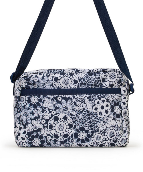 LeSportsac(レスポートサック)の「DANIELLA CROSSBODY フローラルレースネイビー(ショルダーバッグ・レディース・ブルー・FREE)」の6枚目の写真