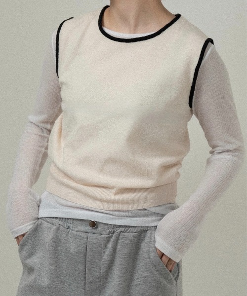 lawgy（ラウジー）の「piping knit sleeveless top / パイピングニットスリーブレストップ（その他トップス・レディース・アイボリー/グレー・FREE）」の15枚目の写真