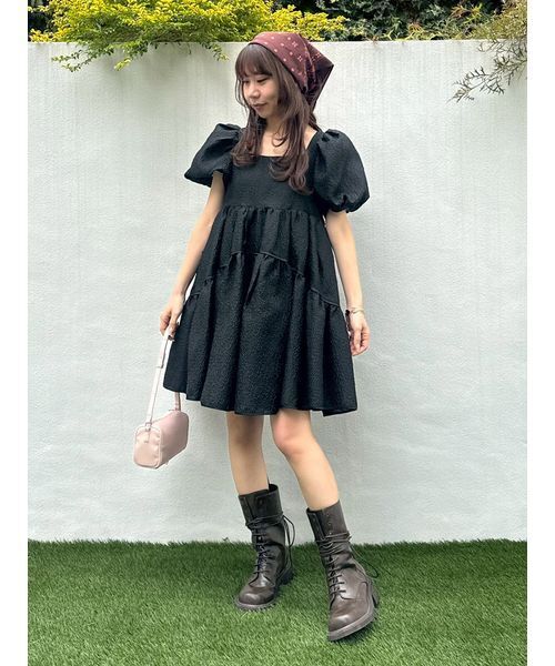 LILY BROWN(リリーブラウン)の「ジャガードボリュームバックリボンミニワンピース(ワンピース・レディース・ホワイト/オレンジ/ブラック・F)」の11枚目の写真