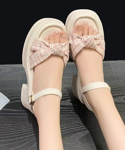 Teem Store(チームストア)の「チェック柄クロスベルト厚底サンダル(サンダル・レディース・ピンク/グリーン/アイボリー・L/M)」の12枚目の写真