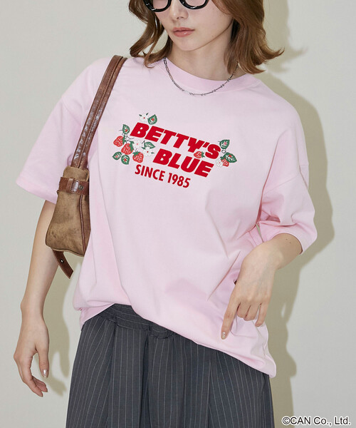 PUBLUX(パブリュクス)の「PUBLUX/パブリュクス BETTY'S BLUE フロッキー ロゴ Tシャツ 限定展開(Tシャツ/カットソー・レディース・ライトグレー/ブラック/ピンク/ブラウン・フリ-)」の11枚目の写真