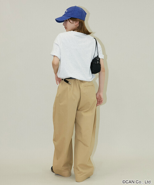 PUBLUX(パブリュクス)の「PUBLUX/パブリュクス BETTY'S BLUE フロッキー ロゴ Tシャツ 限定展開(Tシャツ/カットソー・レディース・ライトグレー/ブラック/ピンク/ブラウン・フリ-)」の17枚目の写真