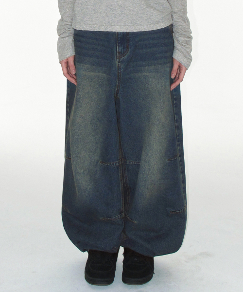 AMESWORLDWIDE(アメスワールドワイド)の「STITCH BALLOON FIT DENIM PANTS BLUE(デニムパンツ・レディース・その他・LARGE/MEDIUM/SMALL)」の2枚目の写真