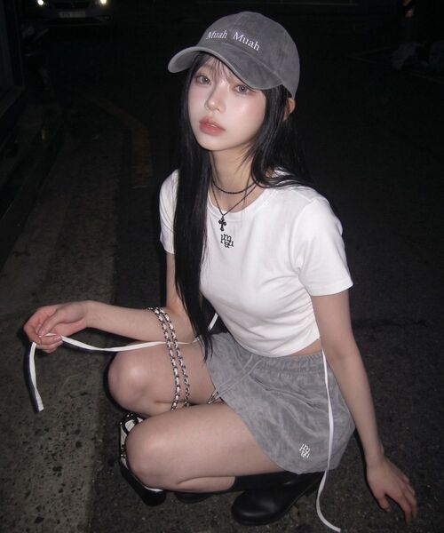 muahmuah（ムーアムーア）の「ストリングシルケットロゴ半袖Tシャツ [2カラー]（Tシャツ/カットソー・レディース・ブラック/ホワイト・FREE）」の12枚目の写真