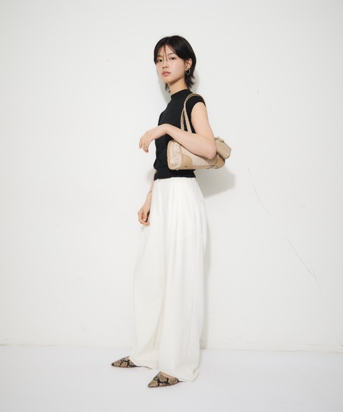 THEATRE PRODUCTS(シアタープロダクツ)の「ポーチ付きスクエアショルダーバッグM(ショルダーバッグ・レディース・ブラック/ベージュ/ブラウン・FREE)」の11枚目の写真