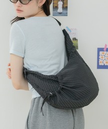 ストリングクロスバッグ / ショルダーバッグ クロスバッグ ワンショルダーバッグ 斜め掛けバッグ 肩掛けバッグ ストリングバッグ ギャザーバッグ ナイロンバッグ 軽量バッグ 大容量バッグ ポケット付き ドット柄 チェック柄 カジュアル 春 夏 秋 韓国ファッション 大人カジュアル デイリー お出かけ