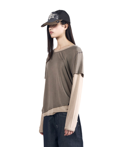 AAKAM(アーカム)の「Contrast Layered Long Sleeve (Khaki)(Tシャツ/カットソー・レディース・その他・1/2)」の4枚目の写真