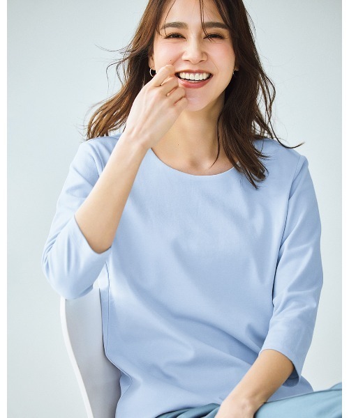 DoCLASSE( ドゥクラッセ)の「ジュエルネックN/7分袖・DoT(Tシャツ/カットソー・レディース・ダークネイビー/ダークブラウン/チャコール/ブラック/ライトグレー/ライトピンク/ホワイト/ブルー・L/M/S/LL/3L)」の6枚目の写真