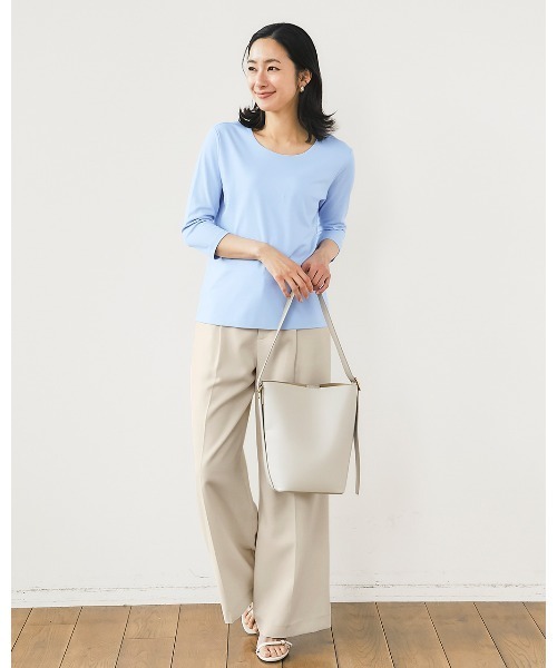 DoCLASSE( ドゥクラッセ)の「ジュエルネックN/7分袖・DoT(Tシャツ/カットソー・レディース・ダークネイビー/ダークブラウン/チャコール/ブラック/ライトグレー/ライトピンク/ホワイト/ブルー・L/M/S/LL/3L)」の21枚目の写真