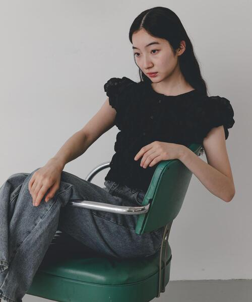 SENSE OF PLACE by URBAN RESEARCH(センスオブプレイスバイアーバンリサーチ)の「『WEB限定』クシュクシュパフスリーブトップス(シャツ/ブラウス・レディース・オフホワイト/ブラック・ONE)」の15枚目の写真
