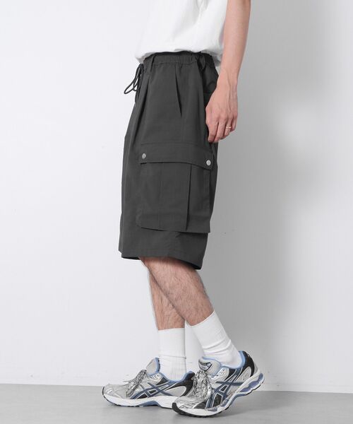 CRAFT STANDARD BOUTIQUE(クラフトスタンダードブティック)の「機能素材ワイドカーゴハーフパンツ(その他パンツ・メンズ・チャコールグレー/ブラック・L/M)」の12枚目の写真