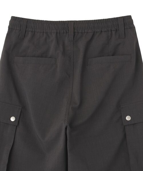 CRAFT STANDARD BOUTIQUE(クラフトスタンダードブティック)の「機能素材ワイドカーゴハーフパンツ(その他パンツ・メンズ・チャコールグレー/ブラック・L/M)」の9枚目の写真