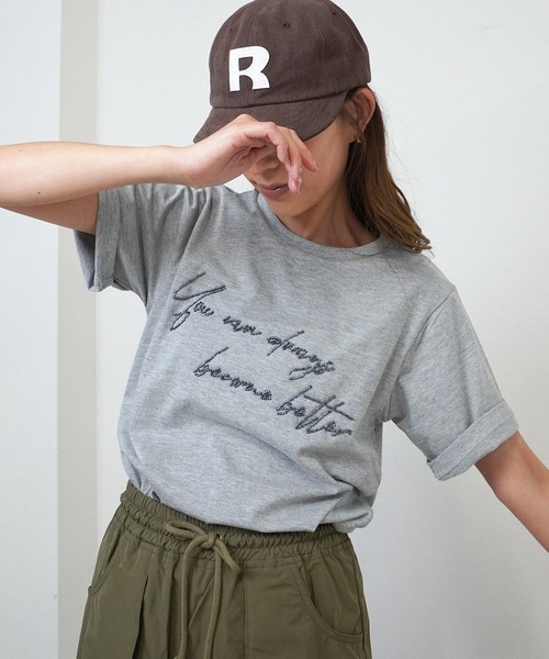gossara(ゴサラ)の「【シンプルなのに印象的】ロゴビーズ刺繍T(Tシャツ/カットソー・レディース・オフホワイト/ブラウン/スミクロ/杢グレー・FREE)」の3枚目の写真
