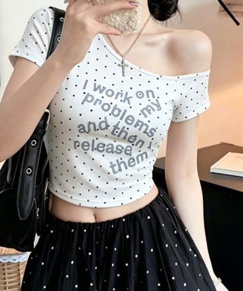 GLAMOROUS JANE(グラマラスジェーン)の「ドットロゴプリントオフショルショート丈トップス(Tシャツ/カットソー・レディース・ホワイト/ミント・FREE)」の2枚目の写真