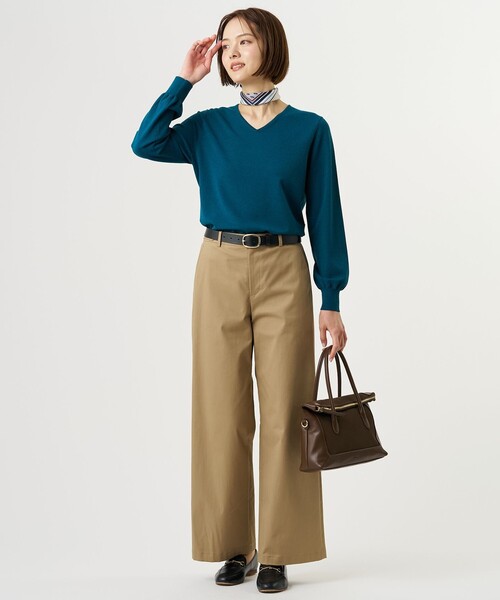 J.PRESS(ジェイプレス)の「【WEB限定・人気定番アイテム・シーンレスに活躍】PRINCE Vネック ニット(ニット/セーター・レディース・ベージュ系/ブラック系/ダークブラウン系/ピーコックグリーン系/ローズ系/ライトグレー系/ホワイト系・MEDIUM/LARGE)」の20枚目の写真