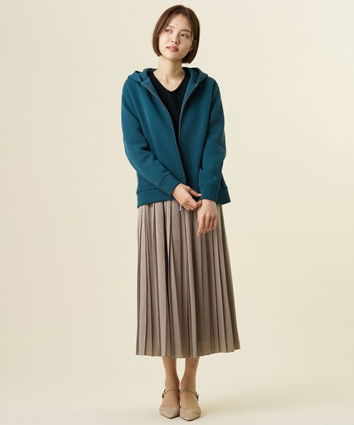 J.PRESS(ジェイプレス)の「【WEB限定・人気定番アイテム・シーンレスに活躍】PRINCE Vネック ニット(ニット/セーター・レディース・ベージュ系/ブラック系/ダークブラウン系/ピーコックグリーン系/ローズ系/ライトグレー系/ホワイト系・MEDIUM/LARGE)」の21枚目の写真