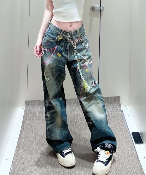 SHERU(シェル)の「パステルフェイクチェーン グラフィック3Dウォッシュワイドデニム(デニムパンツ・レディース・ブルー・LARGE/MEDIUM/SMALL)」の21枚目の写真