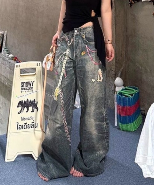 SHERU(シェル)の「パステルフェイクチェーン グラフィック3Dウォッシュワイドデニム(デニムパンツ・レディース・ブルー・LARGE/MEDIUM/SMALL)」の10枚目の写真