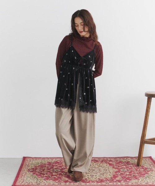 ORDENA（オルディナ）の「ベロア刺繍リボンキャミソール（キャミソール・レディース・ブルー/ブラウン/ブラック・FREE）」の11枚目の写真