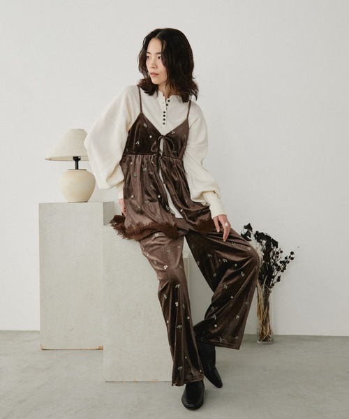 ORDENA（オルディナ）の「ベロア刺繍リボンキャミソール（キャミソール・レディース・ブルー/ブラウン/ブラック・FREE）」の15枚目の写真