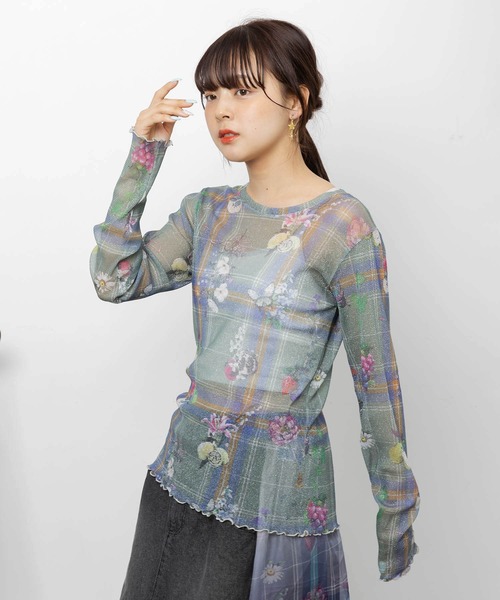 iS ScoLar(イズスカラー)の「562256:2柄展開 お花orチェック柄 ラメチュールインナー(Tシャツ/カットソー・レディース・ブラック/カーキ・M)」の6枚目の写真
