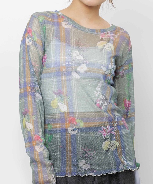 iS ScoLar(イズスカラー)の「562256:2柄展開 お花orチェック柄 ラメチュールインナー(Tシャツ/カットソー・レディース・ブラック/カーキ・M)」の7枚目の写真