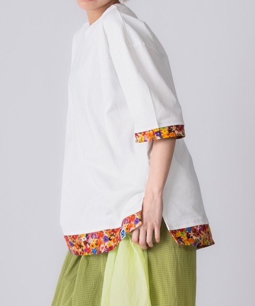 rehacer(レアセル)の「rehacer : Flower Layered Wide CS / ボタニカルレイヤード ワイドカットソー(Tシャツ/カットソー・レディース・ブラック/ホワイト・SMALL/MEDIUM)」の3枚目の写真