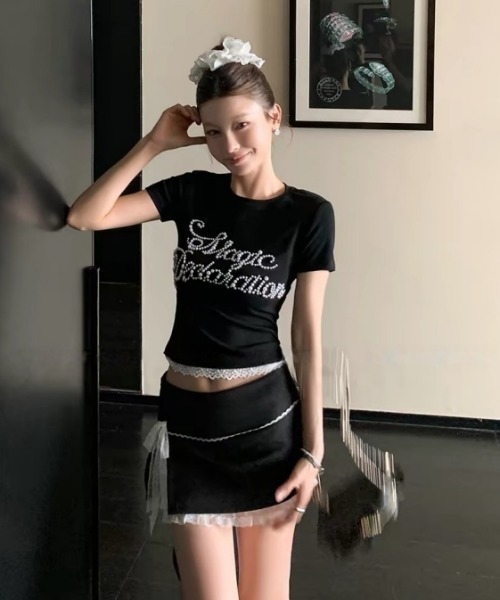 DIAVEL（ディアベル）の「【春夏新作】2色展開パールロゴビジューショートTシャツ（Tシャツ/カットソー・レディース・グレー/ブラック・M）」の10枚目の写真