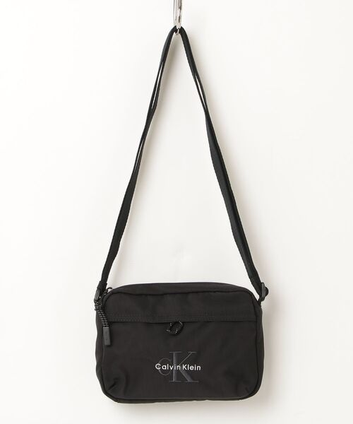 Calvin Klein(カルバン・クライン)の「【Calvin Klein / カルバン・クライン】BOLD CAMERA BAG ロゴ カメラバッグ / ショルダーバッグ(ショルダーバッグ・メンズ・ブラック・FREE)」の15枚目の写真