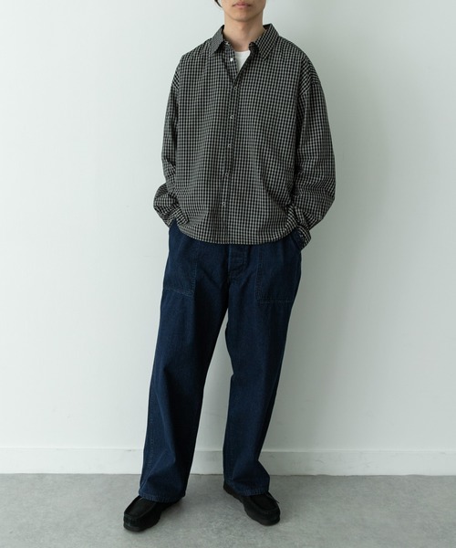 URBAN RESEARCH Sonny Label（アーバンリサーチサニーレーベル）の「サンドウォッシュチェックレギュラーシャツ（シャツ/ブラウス・メンズ・ブラック系その他/グリーン系その他/ベージュ系その他・MEDIUM/LARGE）」の10枚目の写真