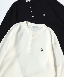 U.S. POLO ASSN.（ユーエスポロアッスン）の「U.S. POLO ASSN./ユーエスポロアッスン 別注 ワッフル/サーマル 無地 ロゴ ワンポイント刺繍 ヘンリーネック ロングスリーブTシャツ/ロンT/長袖Tシャツ/レディース メンズ（Tシャツ/カットソー）」