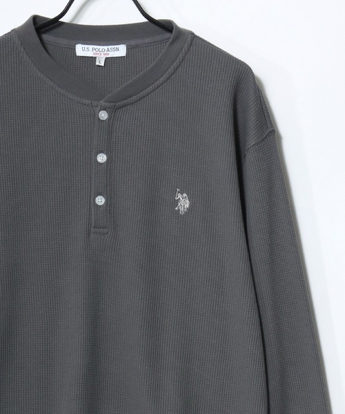 U.S. POLO ASSN.(ユーエスポロアッスン)の「U.S. POLO ASSN./ユーエスポロアッスン 別注 ワッフル/サーマル 無地 ロゴ ワンポイント刺繍 ヘンリーネック ロングスリーブTシャツ/ロンT/長袖Tシャツ/レディース メンズ(Tシャツ/カットソー・メンズ・ホワイト/スミクロ/ブラック/ネイビー・L/LL/M)」の7枚目の写真