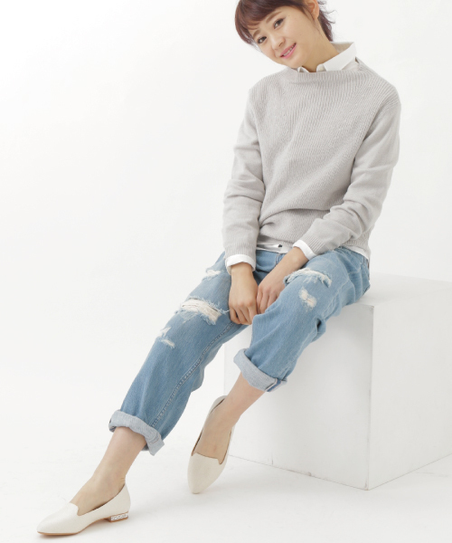 earth music&ecology（アースミュージックアンドエコロジー）の「【2016Spring】《バリバリデニム!》ダメージデニムパンツ（デニムパンツ・レディース・ライトインディゴブルー・MEDIUM/SMALL/LARGE）」の2枚目の写真