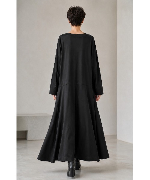 LAUTRE COTE(ロウトレコウト)の「ゆったりワイドシルエット ロングワンピースMADE IN JAPAN(ワンピース・レディース・ブラック・FREE)」の3枚目の写真